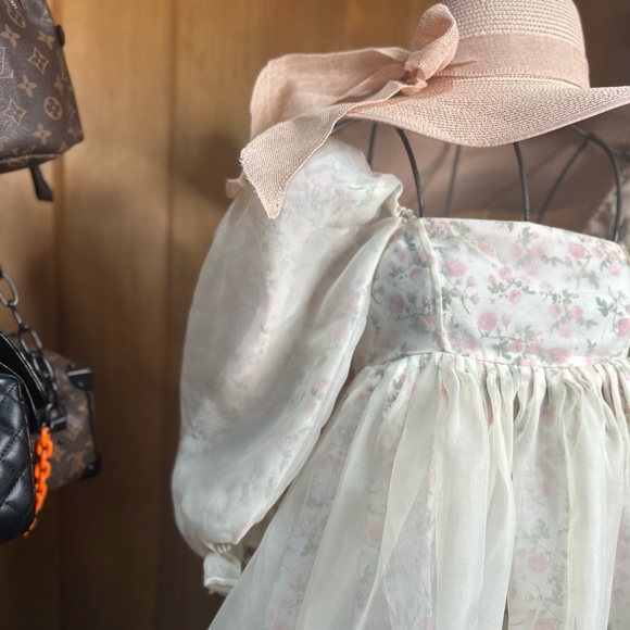 Beautiful, REVERSIBLE, summer picnic puff! - Picture 2 of 10